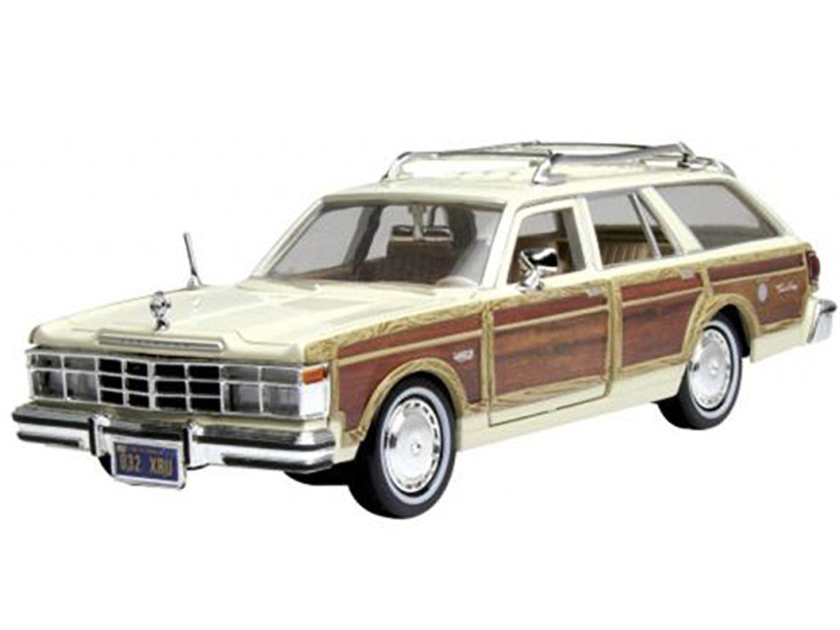 Motormax 1979 Chrysler Lebaron Town And Country Diecast